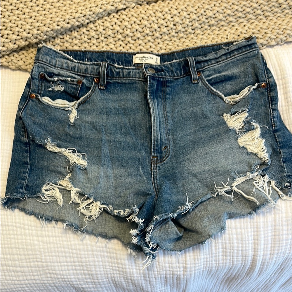 Abercrombie & fitch high rise Mom short